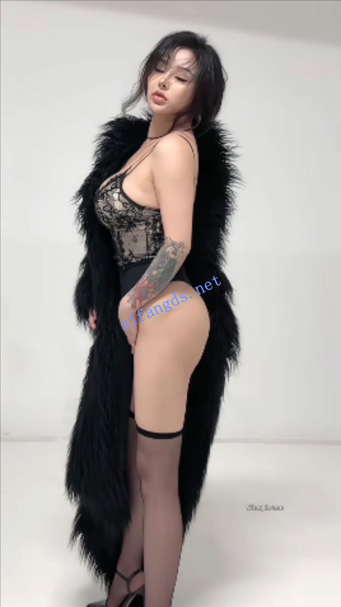 图片[9]深夜宿舍-仓鼠控的第二选择【无在线播放】重磅重庆巨乳网红谢佳佳各种情趣内衣秀豪乳露奶又大又软【29V】【112M】深夜宿舍-仓鼠控的第二选择