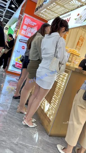 图片[6]深夜宿舍-仓鼠控的第二选择【无在线播放】【KFC】身材不错的少妇专注吃小吃·大长腿包臀裙白色骚窄内【1V】【1.18G】深夜宿舍-仓鼠控的第二选择