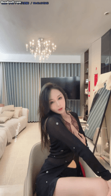 图片[1]深夜宿舍-仓鼠控的第二选择【无在线播放】【抖音 L.露】丰满巨乳女神 顶级少妇 性感睡衣 极限骚舞【1V】【1.12G】深夜宿舍-仓鼠控的第二选择