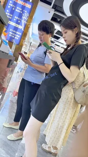 图片[8]深夜宿舍-仓鼠控的第二选择【无在线播放】【KFC】双马尾OL工作服下班买小吃·肉色丝袜白色内前后CD【1V】【630M】深夜宿舍-仓鼠控的第二选择