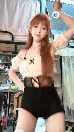 图片[19]深夜宿舍-仓鼠控的第二选择【无在线播放】抖音123W粉主播 炸炸姐 骚舞福利 瑜伽裤动感摇摆合集【54V】【1.58G】深夜宿舍-仓鼠控的第二选择