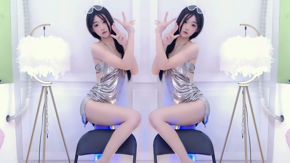 图片[6]深夜宿舍-仓鼠控的第二选择【无在线播放】【无水印】网易cc 草莓付费无水定制 包臀露内诱惑骚舞【5V】【1.38G】深夜宿舍-仓鼠控的第二选择