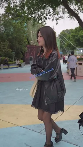 图片[1]深夜宿舍-仓鼠控的第二选择【无在线播放】(BC-AA-598)蕾丝裙小姐姐黑丝过膝袜被CD..无痕内勒出明显13痕迹【1V】【402M】深夜宿舍-仓鼠控的第二选择