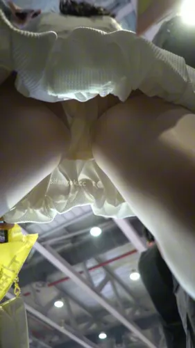 图片[4]深夜宿舍-仓鼠控的第二选择【无在线播放】【WaltzCD】华尔兹2024系列之02连衣短裙丝袜妹【1V】【1.46G】深夜宿舍-仓鼠控的第二选择