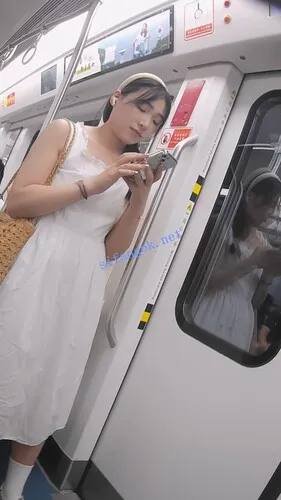 图片[5]深夜宿舍-仓鼠控的第二选择【无在线播放】『D·D』-226-雪白长裙，精致小姐姐，浅蓝窄内【1V】【1.86G】深夜宿舍-仓鼠控的第二选择