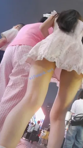 图片[2]深夜宿舍-仓鼠控的第二选择【无在线播放】『D·D』-227-夜拍，娇小身材粉色旗袍连衣裙，浅蓝内【1V】【1.37G】深夜宿舍-仓鼠控的第二选择