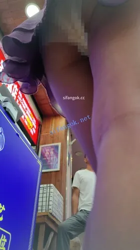 图片[3]深夜宿舍-仓鼠控的第二选择【无在线播放】【CSCD】紫色连衣裙小姐姐和闺蜜排队买东西，黄色内内【1V】【624M】深夜宿舍-仓鼠控的第二选择