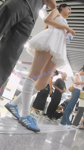 图片[8]深夜宿舍-仓鼠控的第二选择【无在线播放】『D·D』-228-漂亮小姐姐，和男友亲密打闹，白连衣裙转圈圈…【1V】【3.21G】深夜宿舍-仓鼠控的第二选择