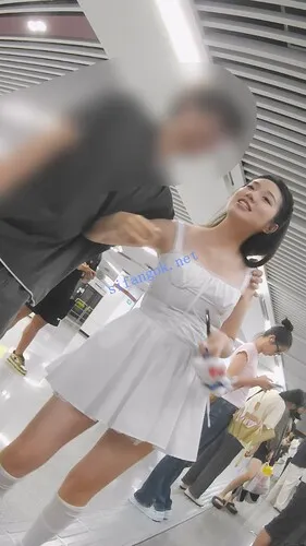 图片[6]深夜宿舍-仓鼠控的第二选择【无在线播放】『D·D』-228-漂亮小姐姐，和男友亲密打闹，白连衣裙转圈圈…【1V】【3.21G】深夜宿舍-仓鼠控的第二选择