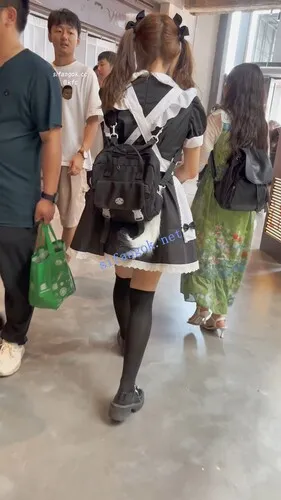 图片[3]深夜宿舍-仓鼠控的第二选择【无在线播放】【KFC】双马尾女仆装学生妹和妈妈逛街·过膝黑丝白内前后CD【1V】【1.08G】深夜宿舍-仓鼠控的第二选择