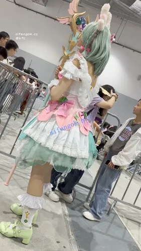 图片[3]深夜宿舍-仓鼠控的第二选择【无在线播放】【KFC】可爱COSER瑶妹独自逛街拍照·白色碎花内内前后低角度CD【1V】【893M】深夜宿舍-仓鼠控的第二选择