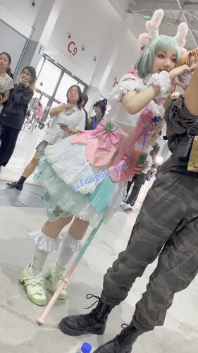 图片[6]深夜宿舍-仓鼠控的第二选择【无在线播放】【KFC】可爱COSER瑶妹独自逛街拍照·白色碎花内内前后低角度CD【1V】【893M】深夜宿舍-仓鼠控的第二选择