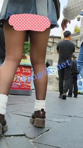 图片[4]深夜宿舍-仓鼠控的第二选择【无在线播放】原创抄底极品超短裙黑丝MM【1V】【1.95G】深夜宿舍-仓鼠控的第二选择