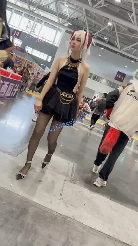 图片[9]深夜宿舍-仓鼠控的第二选择【无在线播放】【KFC】短裙露背装COSER逛街约拍·高跟黑丝袜粉色内前后CD够骚【1V】【986M】深夜宿舍-仓鼠控的第二选择