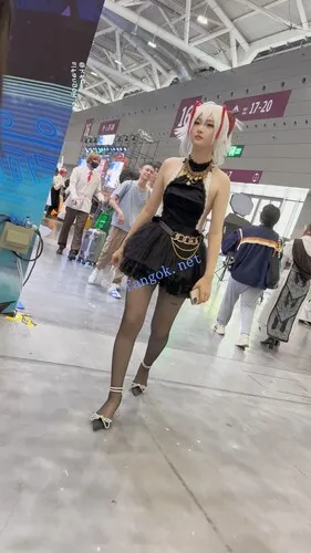 图片[14]深夜宿舍-仓鼠控的第二选择【无在线播放】【KFC】短裙露背装COSER逛街约拍·高跟黑丝袜粉色内前后CD够骚【1V】【986M】深夜宿舍-仓鼠控的第二选择