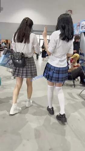 图片[10]深夜宿舍-仓鼠控的第二选择【无在线播放】【KFC】JK制服骚妈妈带着JK女儿逛街·过膝袜白内前后CD【1V】【328M】深夜宿舍-仓鼠控的第二选择