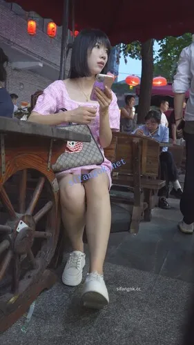 图片[4]深夜宿舍-仓鼠控的第二选择【无在线播放】(BC-AA-612)粉裙小姐姐路边买小吃..坐下走光直接给你看花内【1V】【358M】深夜宿舍-仓鼠控的第二选择