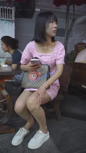 图片[6]深夜宿舍-仓鼠控的第二选择【无在线播放】(BC-AA-612)粉裙小姐姐路边买小吃..坐下走光直接给你看花内【1V】【358M】深夜宿舍-仓鼠控的第二选择