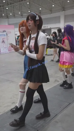 图片[4]深夜宿舍-仓鼠控的第二选择【无在线播放】【xxn-337】超短百褶裙双马尾小姐姐..跟拍花纹内坐下走光【1V】【741M】深夜宿舍-仓鼠控的第二选择