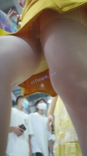 图片[1]深夜宿舍-仓鼠控的第二选择【无在线播放】【xxn-338】明日香小姐姐低胸裙露半个球..开裆打底裤露白内【1V】【1.08G】深夜宿舍-仓鼠控的第二选择