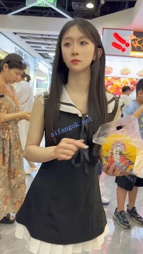 图片[7]深夜宿舍-仓鼠控的第二选择【无在线播放】【KFC】短裙甜妹和男友甜蜜逛街·粉色内内前后低角度超清CD【1V】【1.93G】深夜宿舍-仓鼠控的第二选择