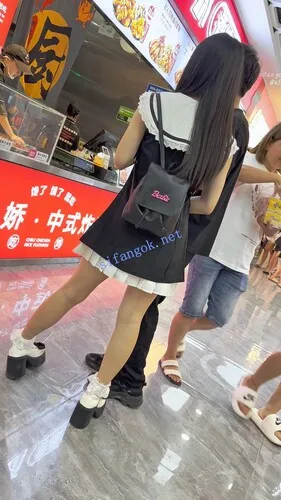 图片[1]深夜宿舍-仓鼠控的第二选择【无在线播放】【KFC】短裙甜妹和男友甜蜜逛街·粉色内内前后低角度超清CD【1V】【1.93G】深夜宿舍-仓鼠控的第二选择