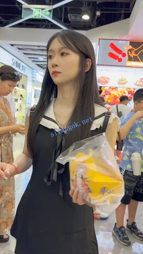 图片[3]深夜宿舍-仓鼠控的第二选择【无在线播放】【KFC】短裙甜妹和男友甜蜜逛街·粉色内内前后低角度超清CD【1V】【1.93G】深夜宿舍-仓鼠控的第二选择