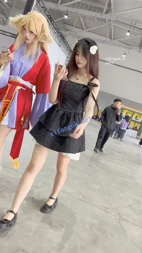 图片[7]深夜宿舍-仓鼠控的第二选择【无在线播放】【KFC】精神小妹和闺蜜逛街·短裙淡灰色内内前后CD【1V】【374M】深夜宿舍-仓鼠控的第二选择