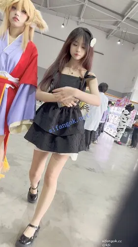 图片[2]深夜宿舍-仓鼠控的第二选择【无在线播放】【KFC】精神小妹和闺蜜逛街·短裙淡灰色内内前后CD【1V】【374M】深夜宿舍-仓鼠控的第二选择