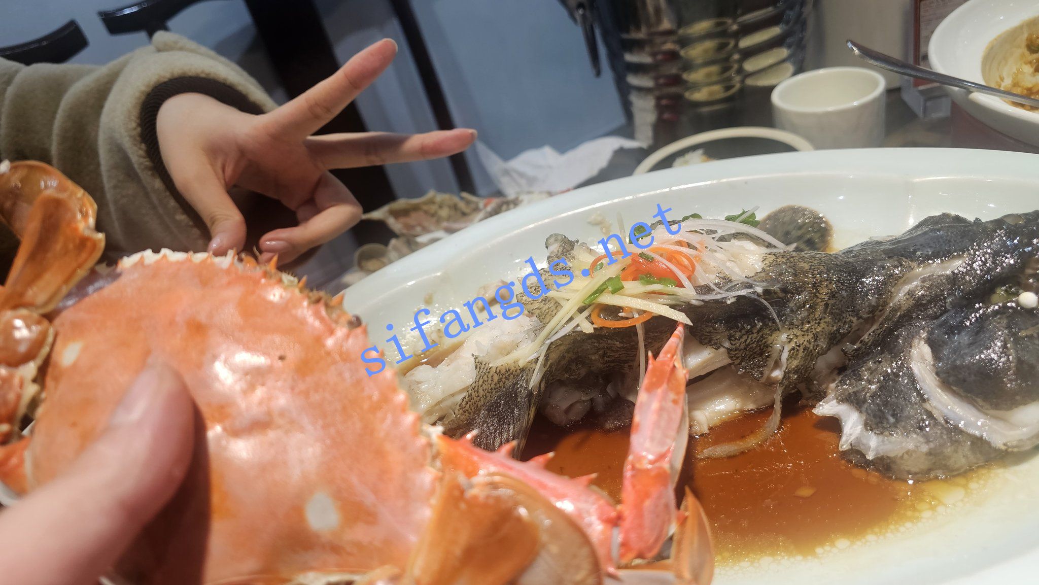 图片[3]深夜宿舍-仓鼠控的第二选择【无在线播放】♥️老虎菜回归第6帖:和小爽的卧铺之旅,居然半夜钻我被窝! 深夜宿舍-仓鼠控的第二选择