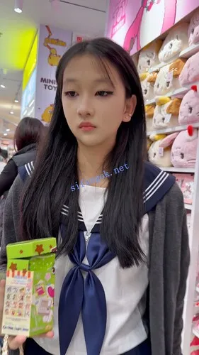 图片[5]深夜宿舍-仓鼠控的第二选择【无在线播放】【KFC】JK制服学生妹逛街·化了浓妆却闷闷不乐·白内前后CD【1V】【238M】深夜宿舍-仓鼠控的第二选择