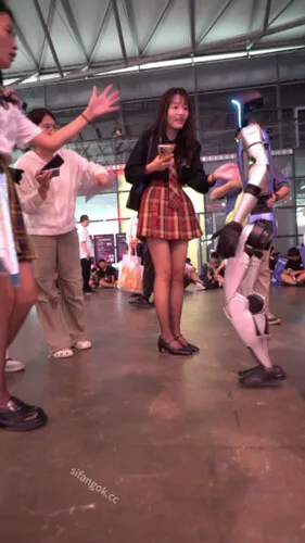 图片[3]深夜宿舍-仓鼠控的第二选择【无在线播放】【WaltzCD】华尔兹2024系列之13JK裙黑丝白内【1V】【1.15G】深夜宿舍-仓鼠控的第二选择